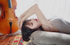 高颜值双胞胎姐妹同时考入上海名校，互拆录取通知书难掩兴奋